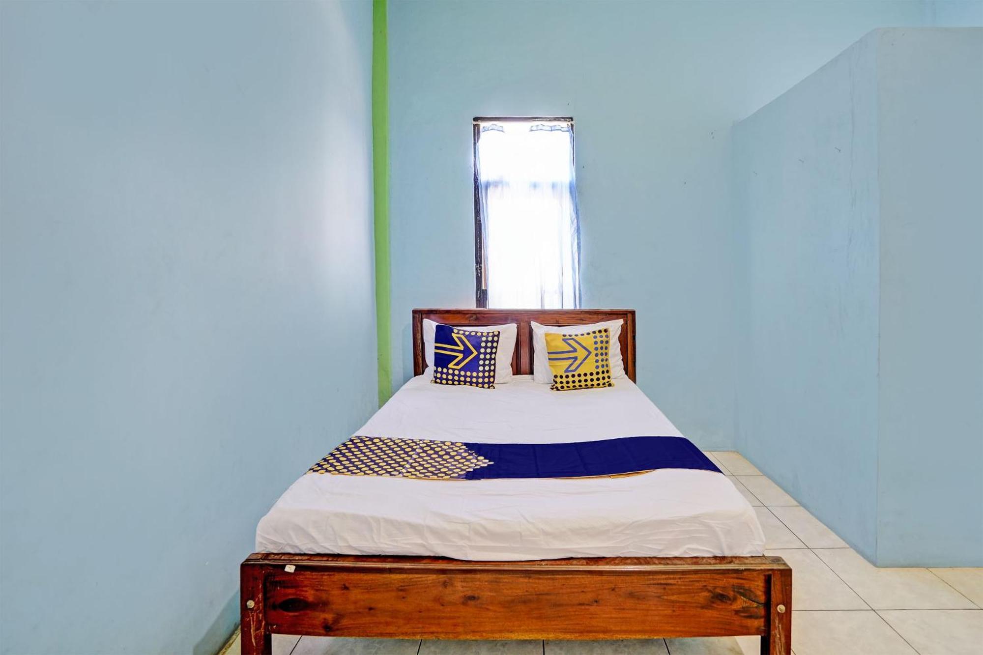 Oyo Life 93037 Nova Jaya Homestay Syariah Lamongan Exteriör bild