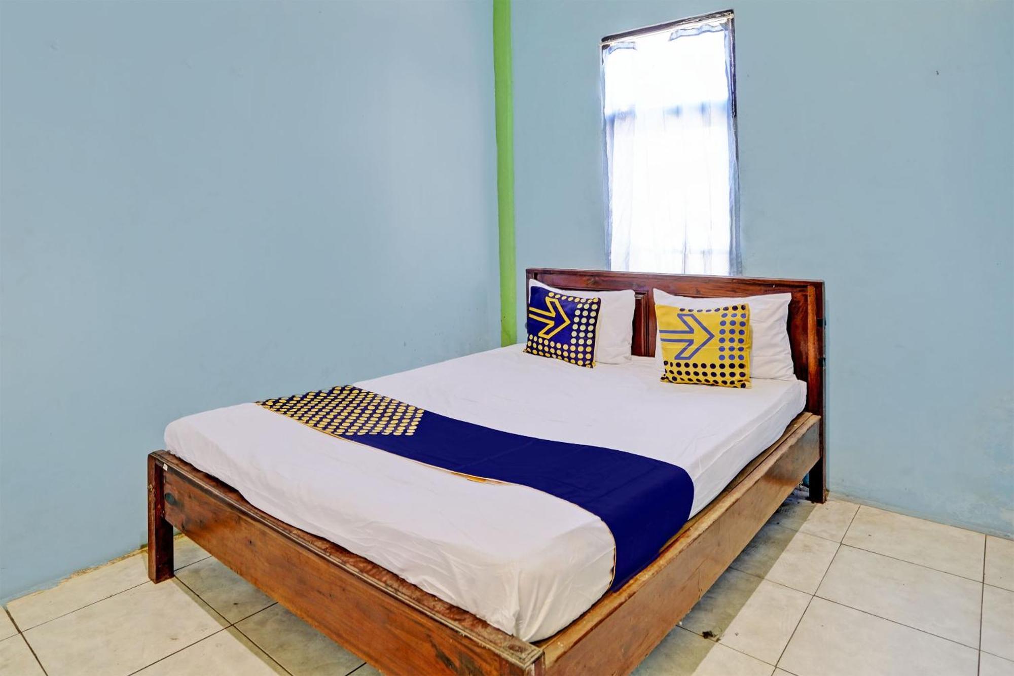 Oyo Life 93037 Nova Jaya Homestay Syariah Lamongan Exteriör bild